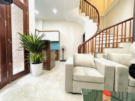 Chỉ với 3,5 tỷ ( con TL) có ngay nhà 5 tầng X 36 M2 tại Nguyễn Trãi, Thanh Xuân. Trung tâm