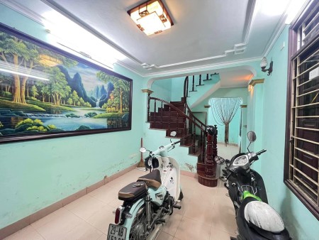 Chính chủ bán nhà phố Mễ Trì Thượng - Nam Từ Liêm. Ô tô đỗ cửa. Diện tích 45m2.