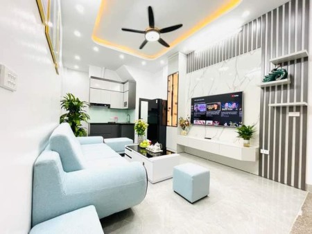 Bán nhà đẹp Đại La, Hai Bà Trưng 28m, 5 tầng, mt 3.8m, giá 3.82 tỷ.