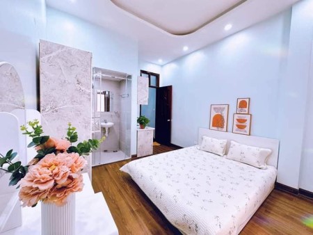 Bán nhà chung cư mi ni Pháo Đài Láng 40m, 6 tầng, mặt tiền 4m, giá 7,6 tỷ.