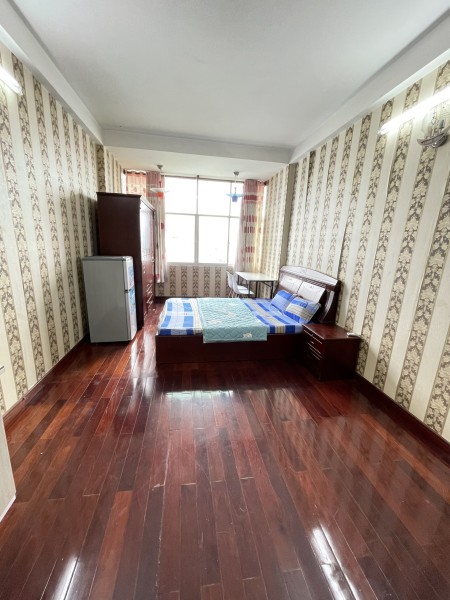 Phòng trọ giá rẻ ngay mặt đường 3/2 có thang máy cao cấp