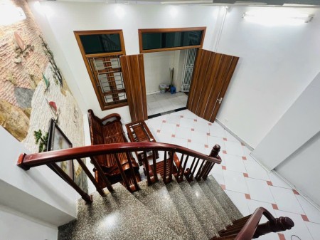 Chưa đến Trăm triệu/m2 có ngay nhà 5 tầng tại Văn Quán- Hà Đông. Diện tích 39m2 3.8 tỷ.