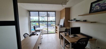 Mới - Văn phòng OT 36 m2 The Sun Avenue Q2 - Có nội thất giá tốt