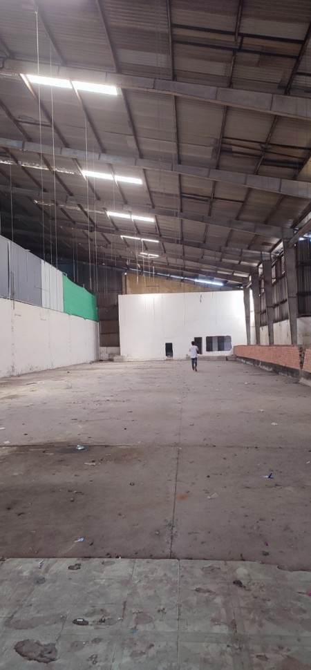Cho thuê kho xưởng 1000m2 mặt tiền đường Trường Chinh, Tân Phú