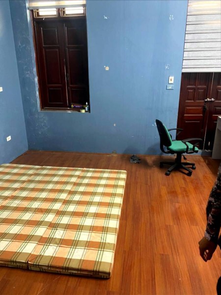 Bán gấp căn nhà Ngọc Lâm ngõ ô tô 98m2 nhỉnh 7 tỷ ngõ thông kd