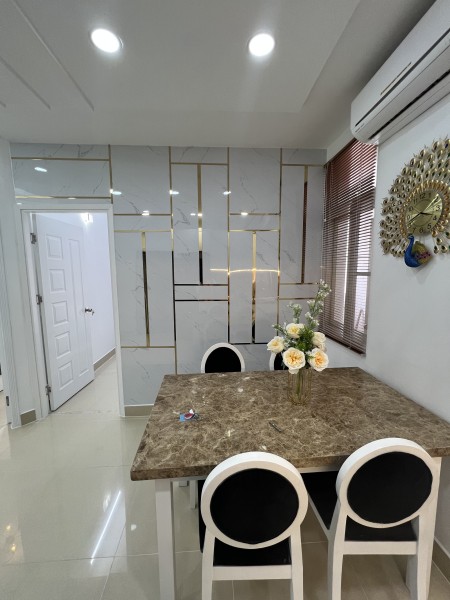 Ối giời ơi ! Cho thuê căn hộ Sky Garden PMH, Q7 2PN nhà đẹp . 10 tr / tháng LH: 0909816397 Tiên