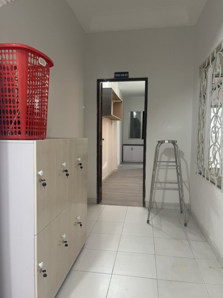 SLEEPBOX Tân Bình cao đứng được có cửa khóa gần sân bay