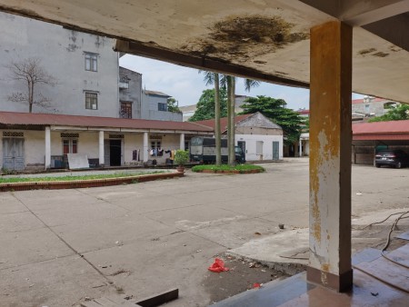 Cho thuê 1ha khuôn viên gồm khối nhà và sân. Thuê mọi mô hình. Yên Viên