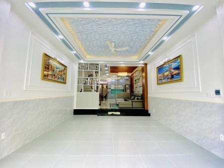 Nhà phố 4 tầng- đường trải nhựa 6m - oto ngủ trong nhà - nhỉnh 8ty TT Nhà Bè