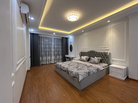 Gấp bán nhà phân lô La Khê Sát 7 tầng thang máy nk, 55M2, MT4M, Đẹp long lanh full nội thất