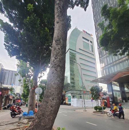 Bán cao ốc Văn phòng Trung tâm Quận 1. Thiết kế 15 tầng. Giá thỏa thuận.