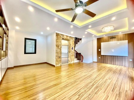 Bán nhà chỉ nhỉnh 7 tỷ - lô góc ngã tư sở – 40m2 x 6 tầng thang máy - mt 6m.