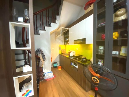 Chủ đi nước ngoài gấp giá nào cũng bán – nhà Khương Đình, Thanh Xuân, dt 33m2, 5T ngõ nông sát phố