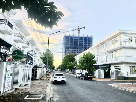 Đi đến slide 8