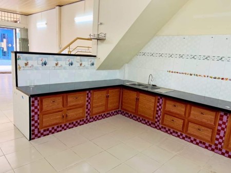 Cho thuê nhà HXH Luỹ Bán Bích Quận Tân Phú 4 x15m, 2 tầng chỉ 8 triệu thương lượng