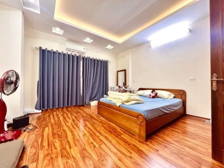 Bán nhà mặt phố Đống Đa - lô góc - 2 thoáng - ôtô - kd - dt 40m2x5t mt 4.6m - nhỉnh 8 tỷ.