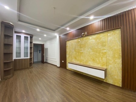 Bán nhà Nguyễn Trãi – Cạnh Royal – Ngõ nông thông 2 đầu – Thang máy – 6,888 tỷ