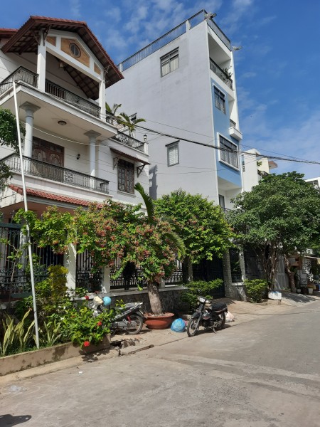 Bán gấp Biệt Thự Đ.Nguyễn Văn Linh, P. Bình Thuận, Q7, 238m2 = 8m x 29m, 5 lầu, 18,5 tỷ!