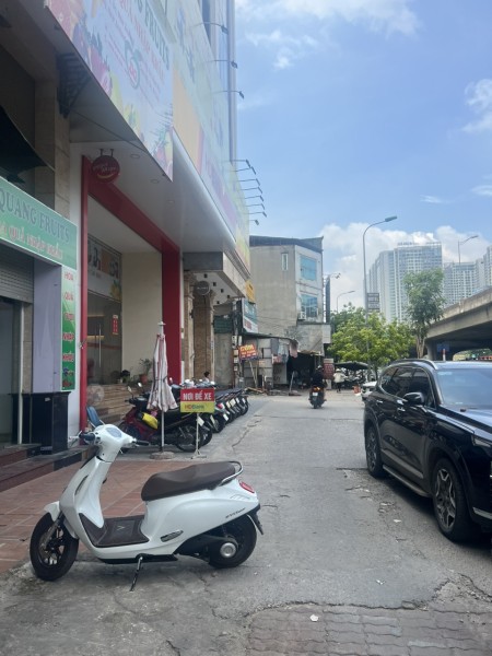 Cho thuê mặt bằng mặt Phố Nguyễn Xiển, Ngã Tư Nguyễn Trãi