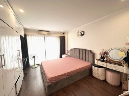 Bán nhà Vũ Xuân Thiều 3m x 4,5 tầng x mt 4,1m - nhà đẹp - tặng nội thất - giá 3.x tỷ
