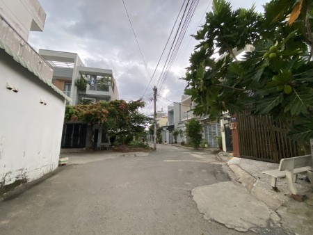 Cần bán 252.1m2 đất thổ cư phường Phú Hữu, Quận 9, khu dân cư hiện hữu. Giá 8ty5
