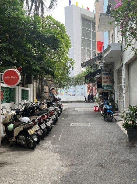 Bán nhà gần mặt tiền Tôn Thất Tùng Quận 1, Hẻm xe hơi, An ninh, 4PN, Giá nhỉnh 12.5 tỷ