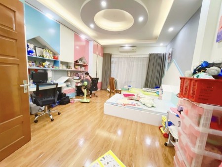 Bán nhà Võ Chí Công, Cầu Giấy 50m2, 5 tầng, 5.6 tỷ.