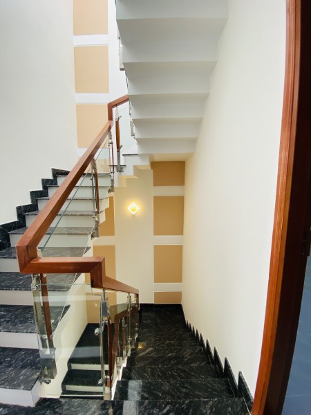 Bán nhà Bình Tân 60m2 4 tầng mới xây ngay chợ Phạm Đăng Giảng 5,8 Tỷ Lh: 0813123205