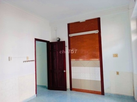 Cho thuê nhà nguyên căn MT Nguyễn Thái Bình, P4, Tân Bình, dt 4.6*12, 1 trệt 3 lầu 5 PN