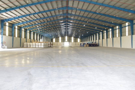 Cho thuê kho xưởng giá tốt 5000m2 mặt tiền đường Nguyễn Hữu Trí, H. Bình Chánh.