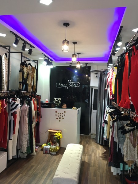 Cho thuê mặt bằng Mặt Tiền riêng biệt 359 Nguyễn đình chiểu khu Thời trang quận 3