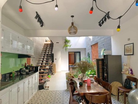 Cho thuê nhà nguyên căn cực đẹp khu Nam Việt Á
