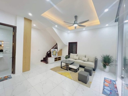 Nhà Xuân Thủy – Cầu Giấy đẹp, tiện nghi full cần thiết