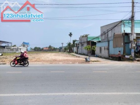 Bán 1000m² đất vườn đường nhựa 12m rất thích hợp về xây nhà nghỉ dưỡng.lh: 0901196632