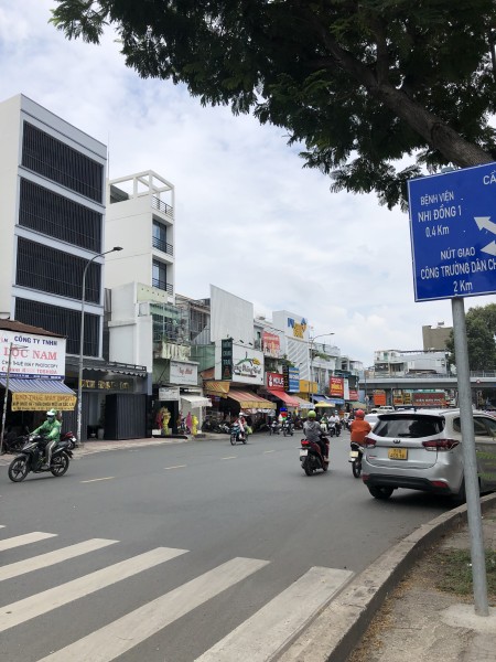 Cần cho thuê nhà MT Thành Thái giao góc đường 3 tháng 2, DT 5x20m nhà 3 tầng