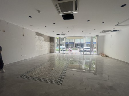 Cho thuê SARINA mặt tiền tầng trệt SH khối đế