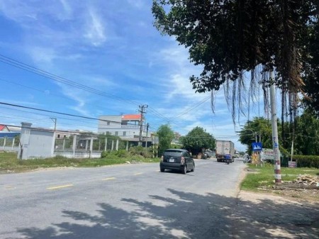 Kẹt tiền cần bán gấp 21x50= 1050m2 đất ở chợ, gần KCN dân đông giá chỉ 530 triệu .