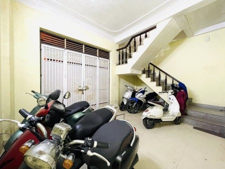 Bán tòa CCMN phố Tôn Thất Tùng , 70m2 5 Tầng 7,2 tỷ