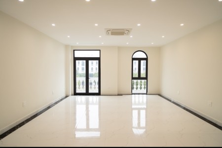 Cho thuê shophose 5 tầng, bếp nhà ăn tầng 5, giá chỉ: 18 triệu tại Vinhomes Ocean Park Gia Lâm