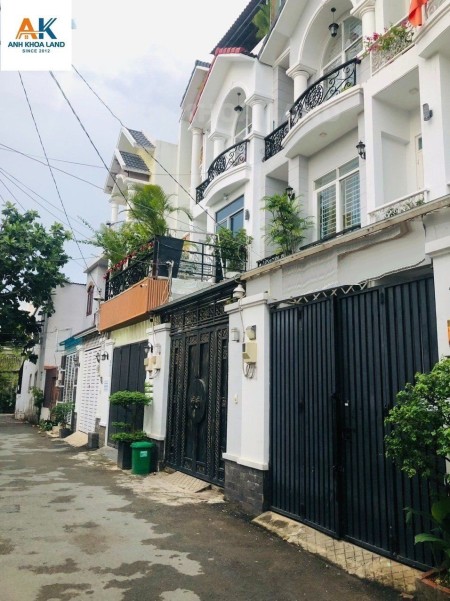 Bán nhà 6.3 tỷ nhà 1 trệt 2 lầu sân thượng trước sau, HXH thông đường 38 HBC