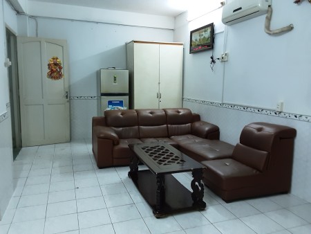 Cho thuê gấp căn hộ Sư Vạn Hạnh Quận 10, Dt : 70 m2 2PN, Giá : 9 triệu/tháng