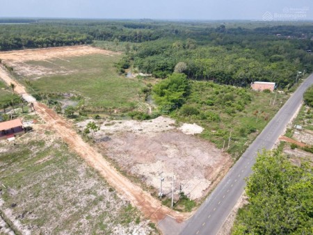Bán Lô Đất Chính Chủ góc 2 mặt tiền 2000m2 - Đường Nhựa 18m view suối giá đầu tư