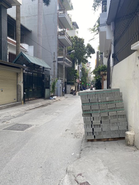 Cần bán nhà phân lô ngõ rộng ô tô vào tận cửa, thông ra phố Hoàng Quốc Việt 57m