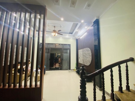 Nhà đẹp Nguyễn Khang, 30M ra phố oto tránh, kinh doanh tấp nập, 50m, 4 tầng chưa đến 6 tỷ