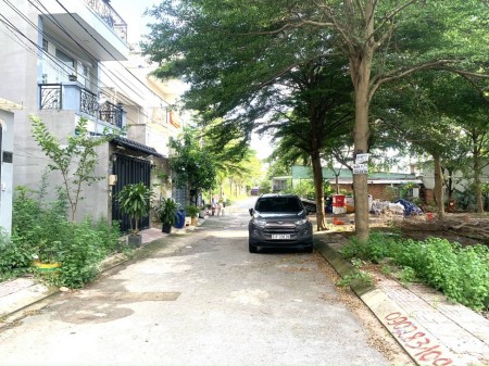 Bán lô đất mặt tiền đường số 18, phường Hiệp Bình Chánh, Thủ Đức 70m2 giá chỉ 1.8 tỷ gần tttm