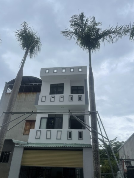 Cần sang nhượng căn nhà mặt tiền đường 90m2. tân chánh hiệp 08 quận 12.