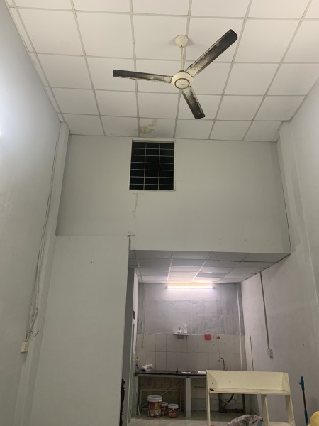 Cho thuê nhà quận Bình Tân. 5tr/ th. Nhà đẹp, hẻm rộng.