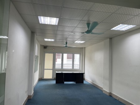 Chính chủ cho thuê mặt bằng làm văn phòng.