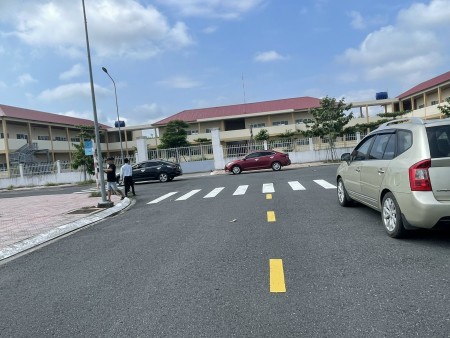 Cắt lỗ lô đất đối diện KCN Bàu Bàng 100m2/1ty550 SHR