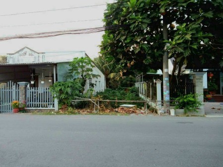 Cắt lỗ lô đất 186m2 mặt tiền Tỉnh Lộ 7 đường lớn 30m giá 1,65 tỷ còn thương lượng LH 0774946669.